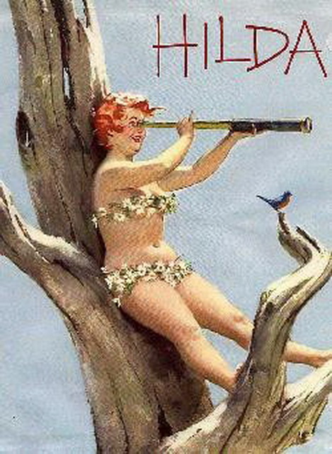 Хильда с подзорной трубой на дереве