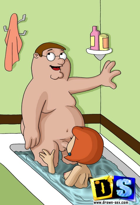 Лоис делает минет Питеру в ванне