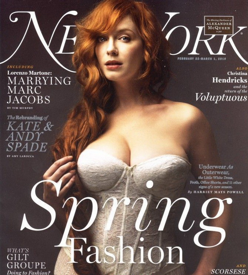 грудастая Кристина Хендрикс в полупрозрачном платье с большим декольте на обложке журнала фото