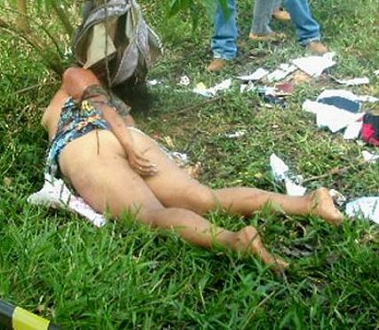 фото изнасилованной в парке женщины задушенной ремнем ее же сумки